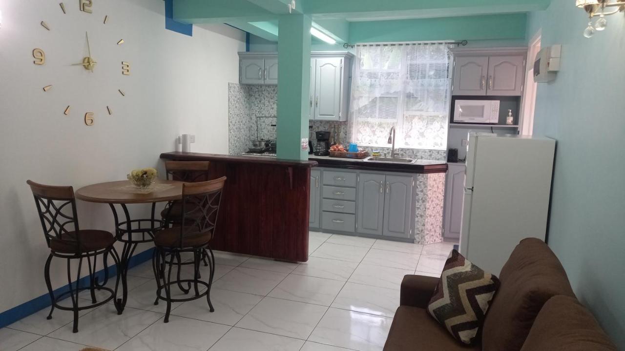 דירות רוזו Cozy Vacation Retreat With Free Parking מראה חיצוני תמונה